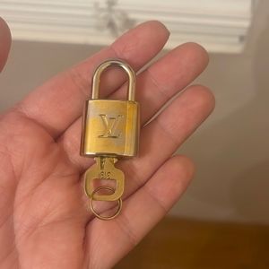 Louis Vuitton #319 lock and key